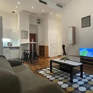 Downtown Family Апартаменты